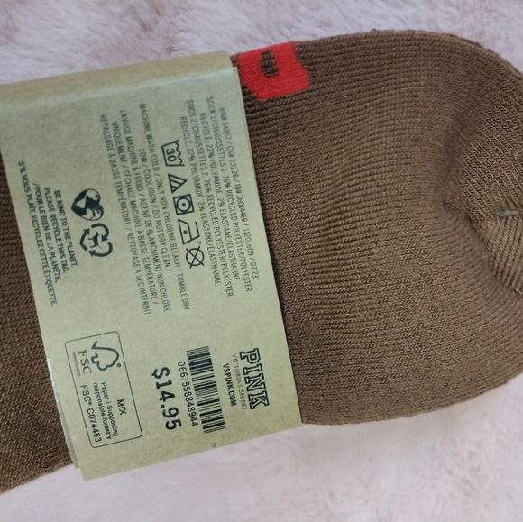 Pink VS  pack of 2 pairs ankle socks new in packaging - Picture 8 of 9